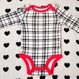 ° SZ 3-6MO • Long-Sleeve Onesie °